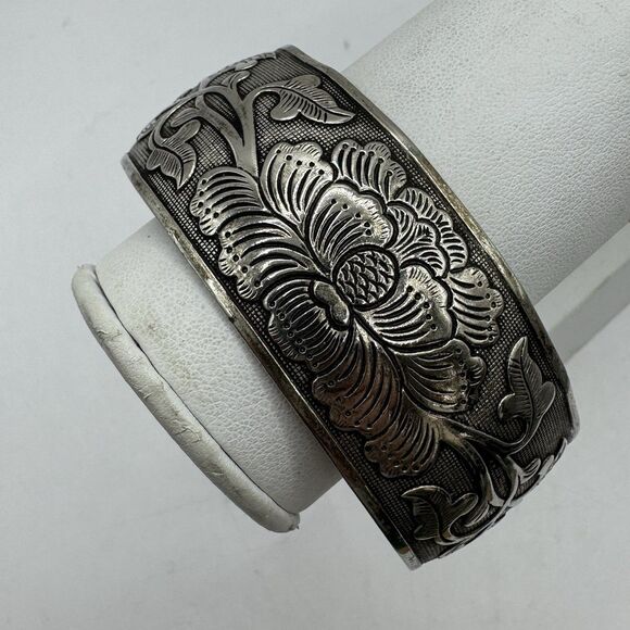 Vintage Lotus Flower Cuff Bracelet Silver Tone - Picture 5 of 9